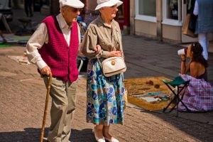 Senior couple exploring reverse mortgage in Williamsburg, Brooklyn